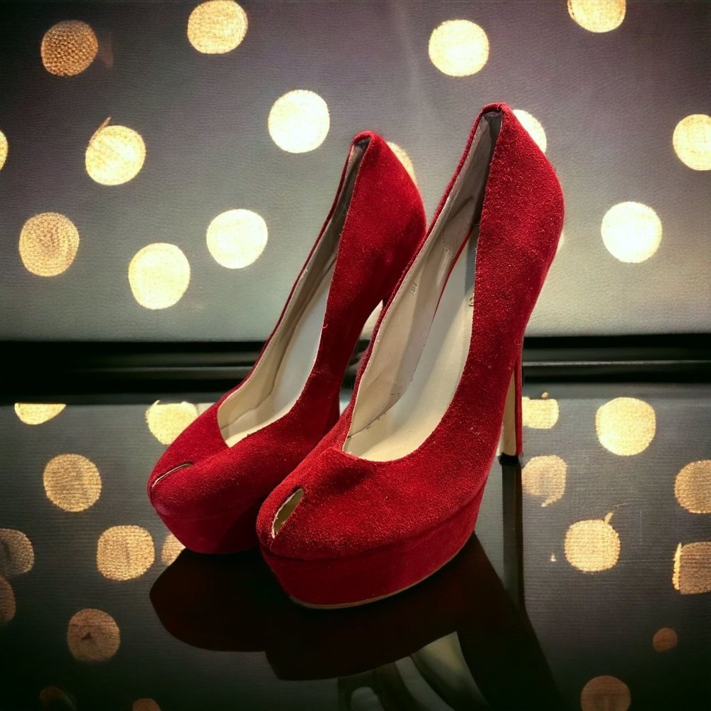 Sergio Rossi Red Suede Leather Platform Heels Keyhole 6" heel Size 38 US 8 READ